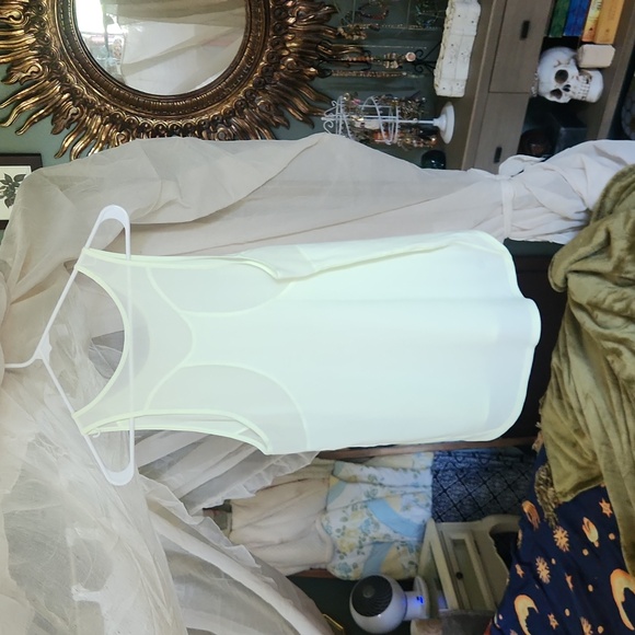 Lululemon sculpt tank sz 8 - Picture 2 of 2